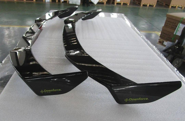RTM Carbon Fiber Tail Fin Customized Compression Molding Autoclave Forming Wet Lay Up